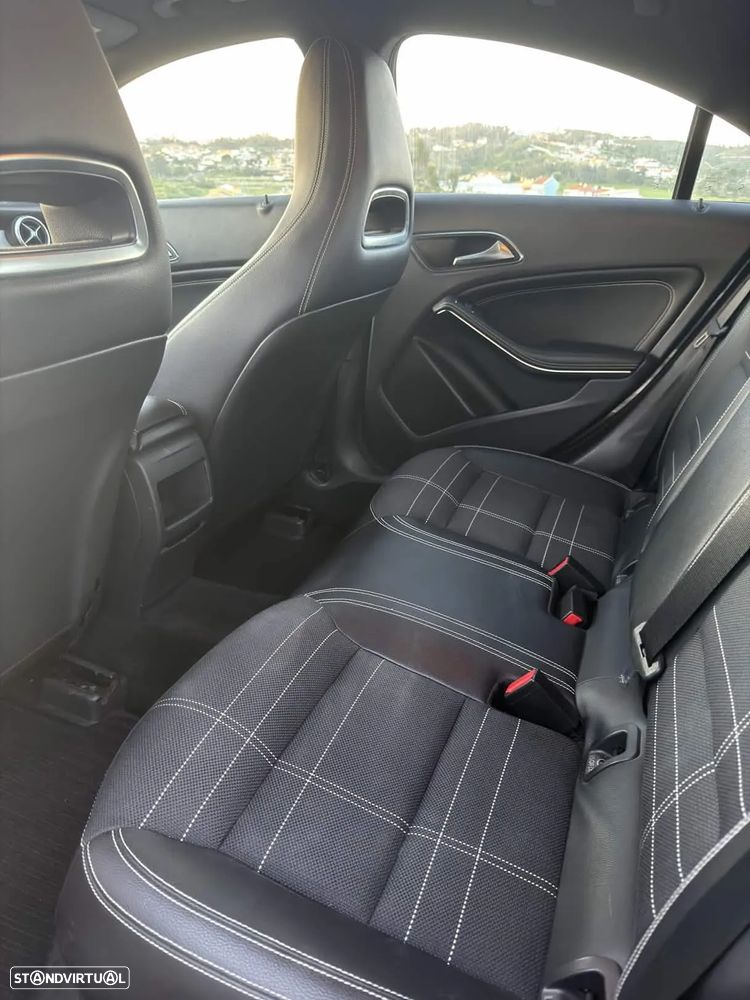 Mercedes-Benz CLA 180 d Shooting Brake Urban - 11