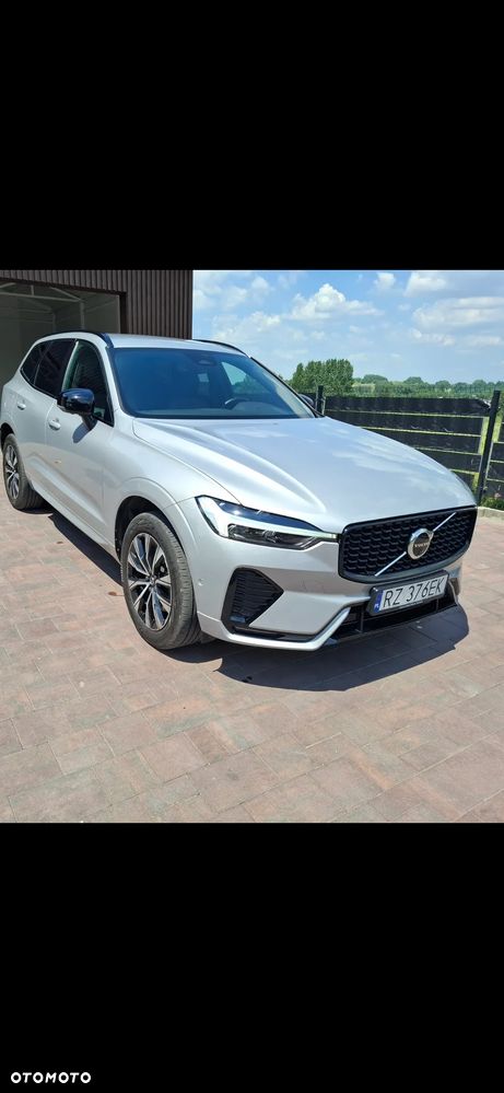 Volvo XC 60 B4 D AWD Plus Dark - 2