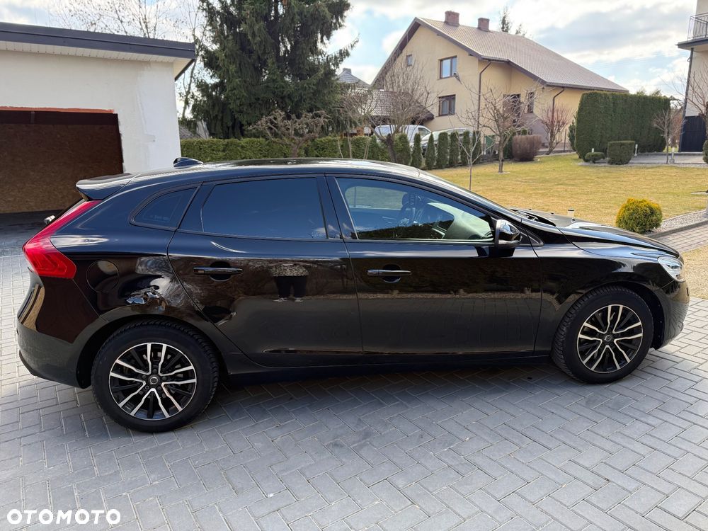 Volvo V40 T3 Drive-E Momentum - 4