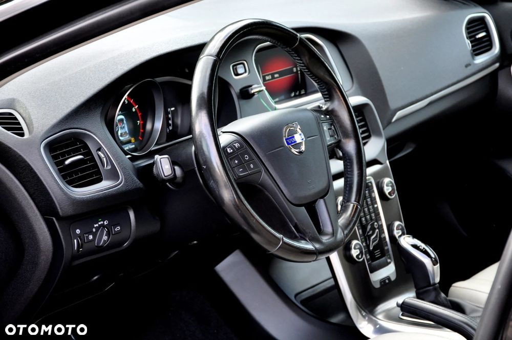 Volvo V40 T2 Geartronic Inscription - 28