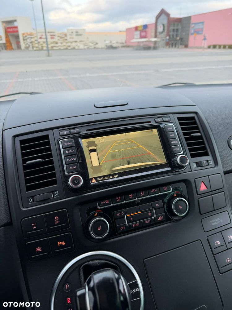 Volkswagen Multivan - 23