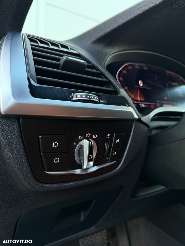 BMW X3 xDrive20d AT Luxury Line - 27