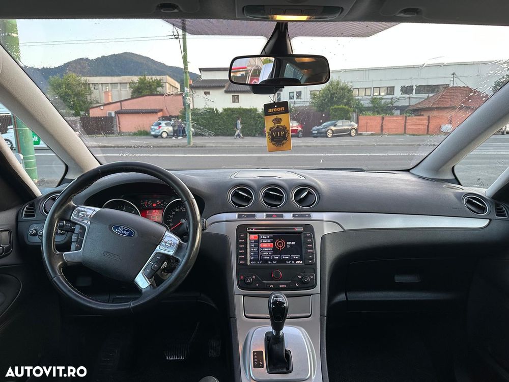 Ford S-Max 2011 photo 4