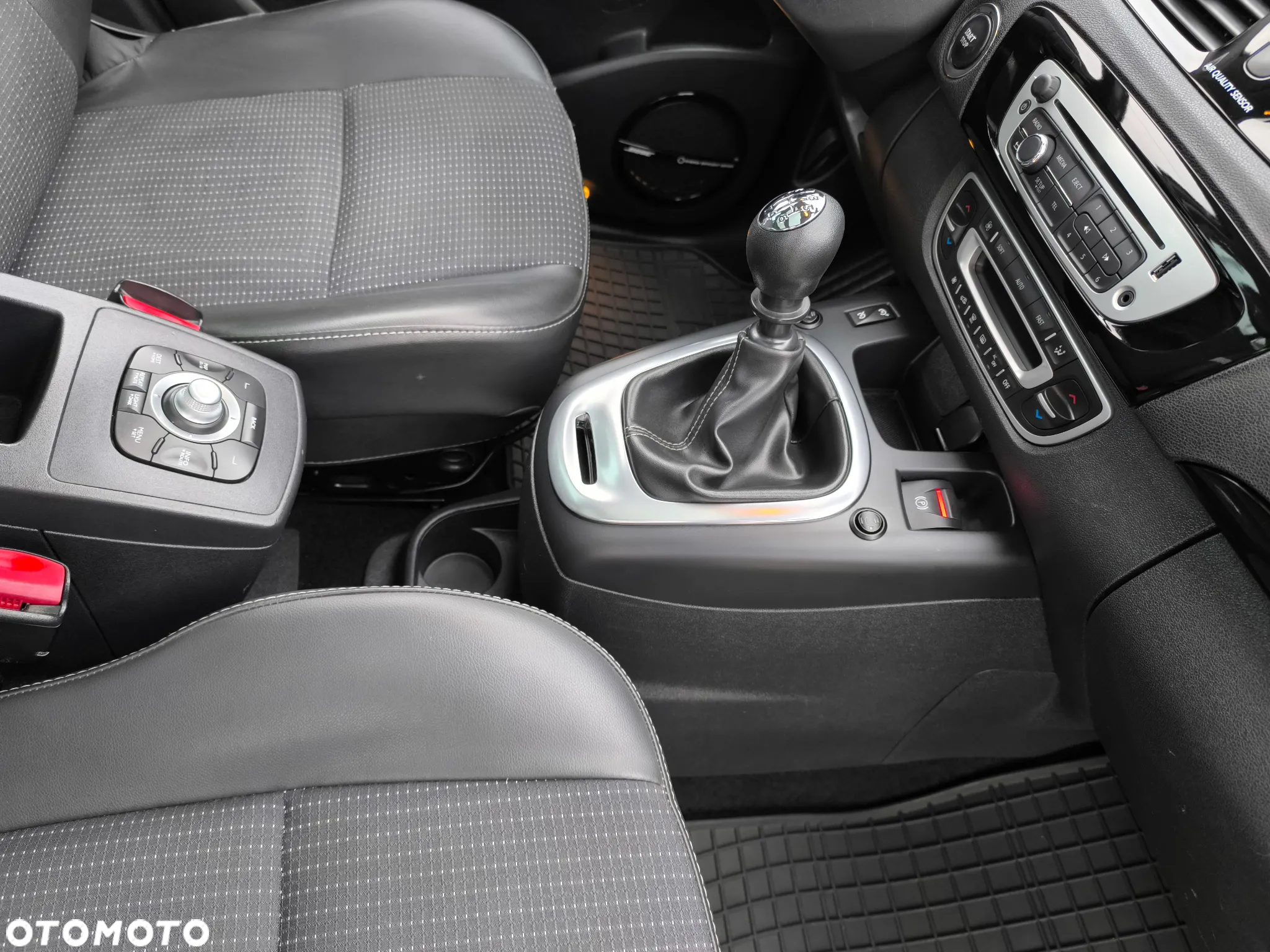 Renault Grand Scenic dCi 130 FAP Start & Stop Bose Edition - 17