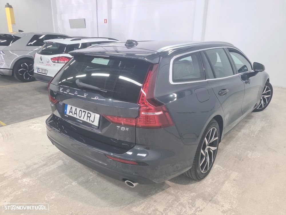 Volvo V60 2.0 T8 AWD TE Momentum Plus - 3