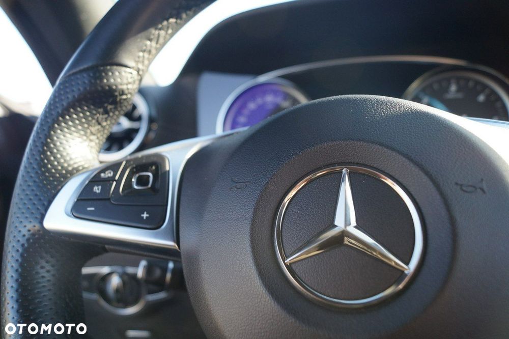 Mercedes-Benz Klasa E - 26