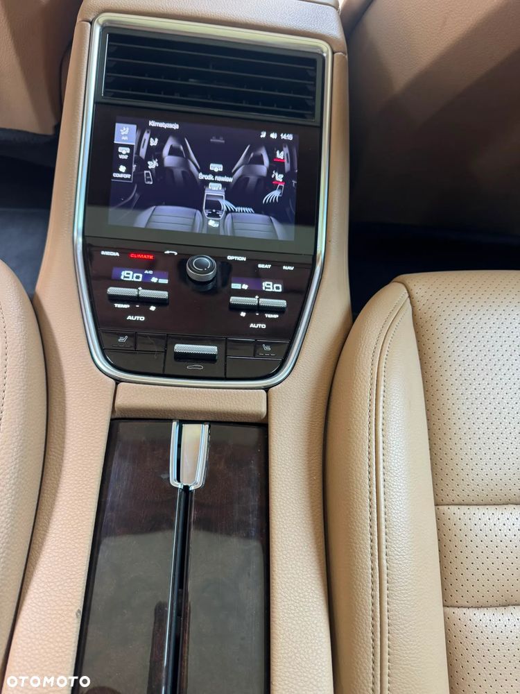 Porsche Panamera - 13