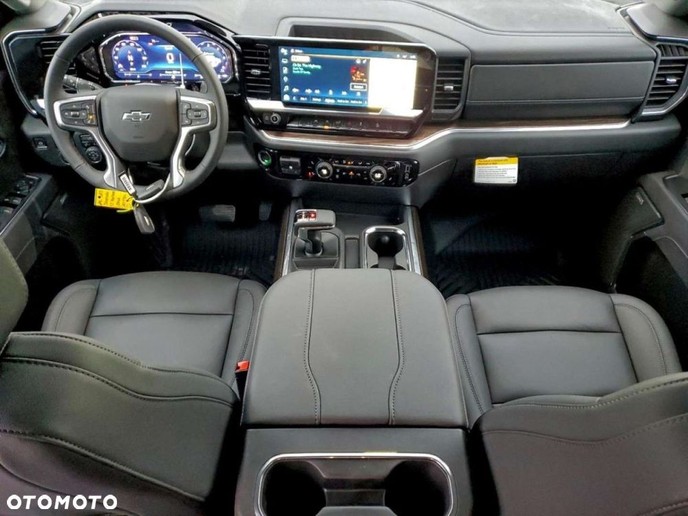 Chevrolet Silverado - 9