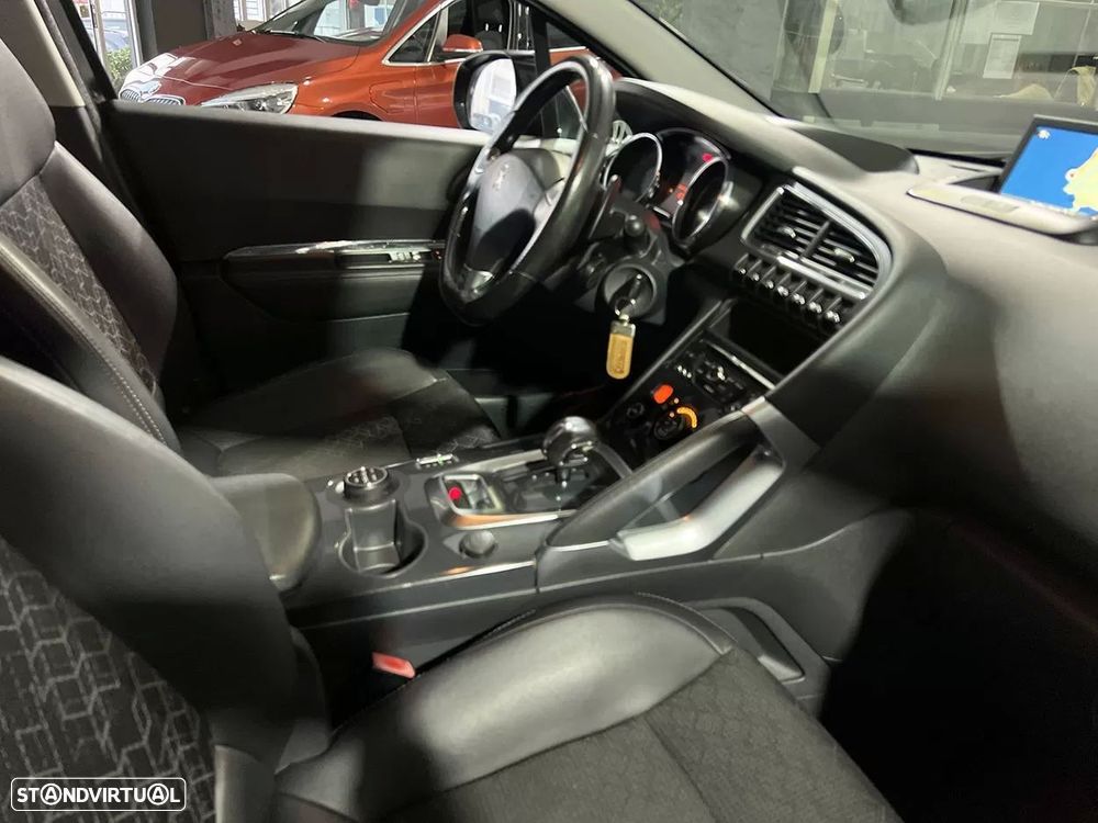 Peugeot 3008 2.0 HDi Hybrid4 99g - 11