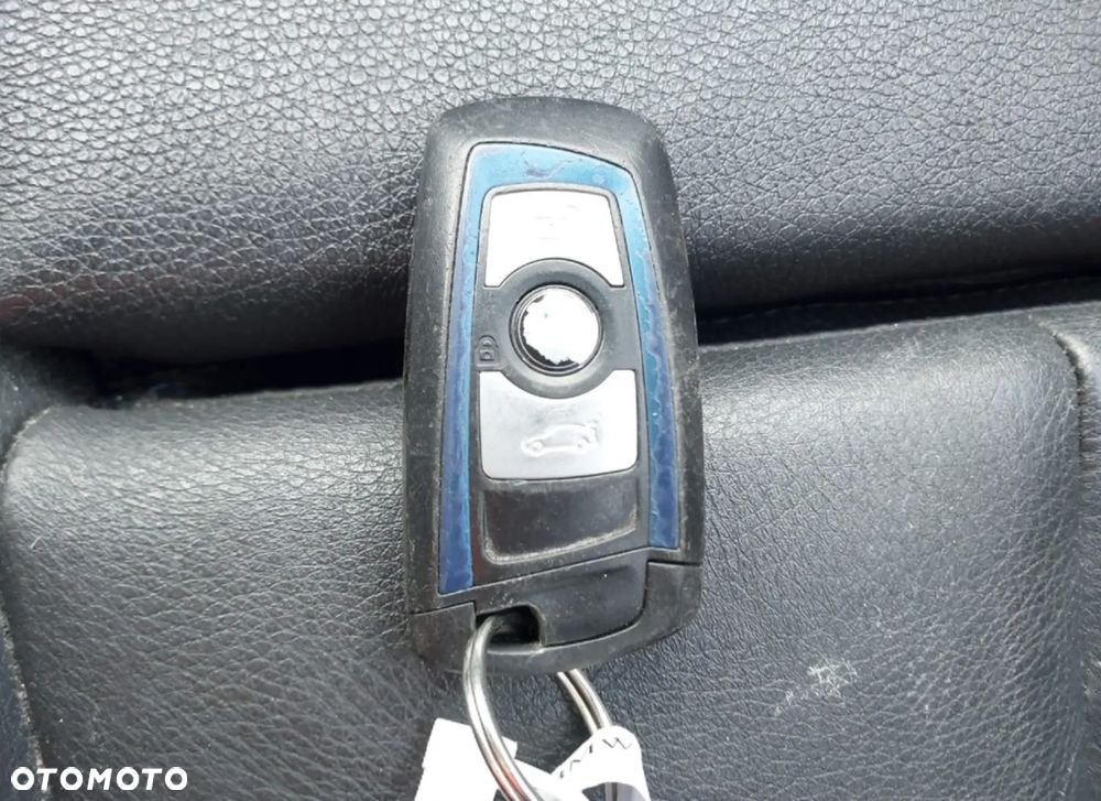 BMW Seria 3 328i xDrive - 16