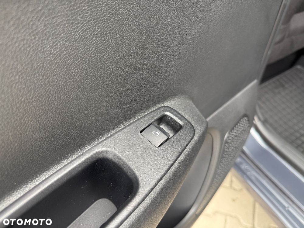 Hyundai i10 1.0 Fifa World Cup Edition - 30