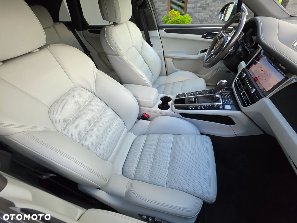 Porsche Macan - 29