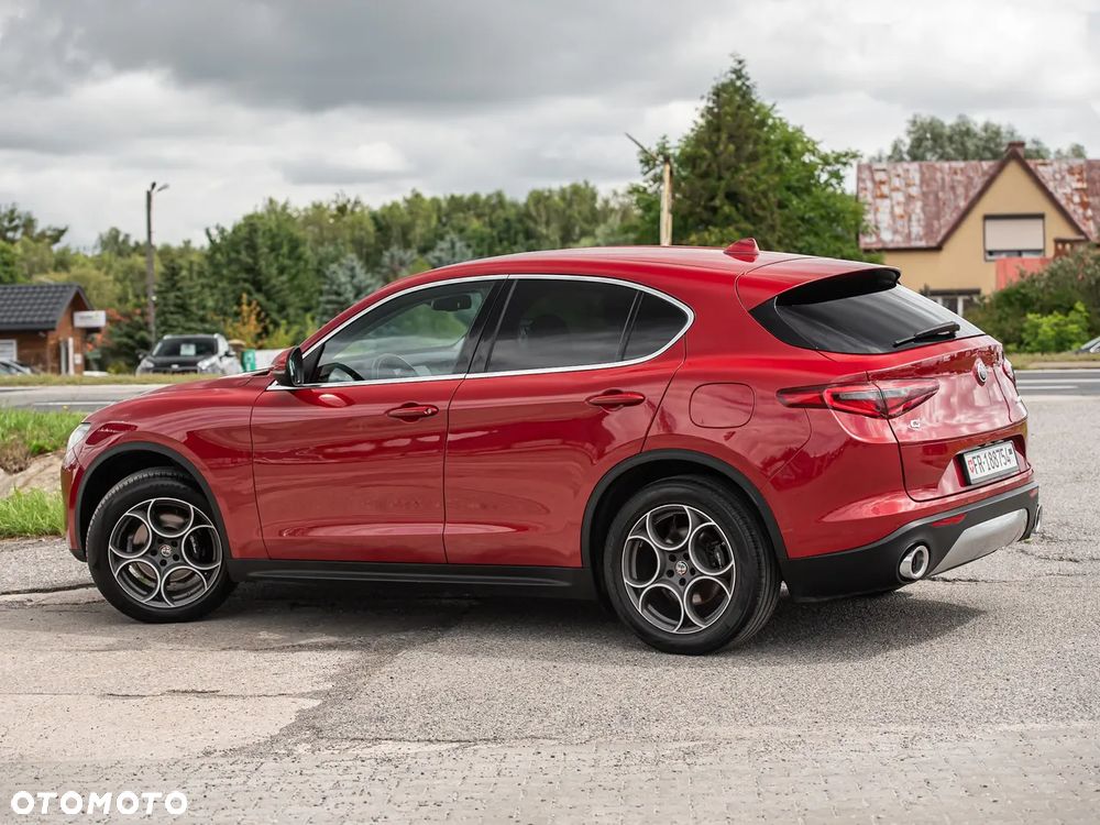 Alfa Romeo Stelvio - 10