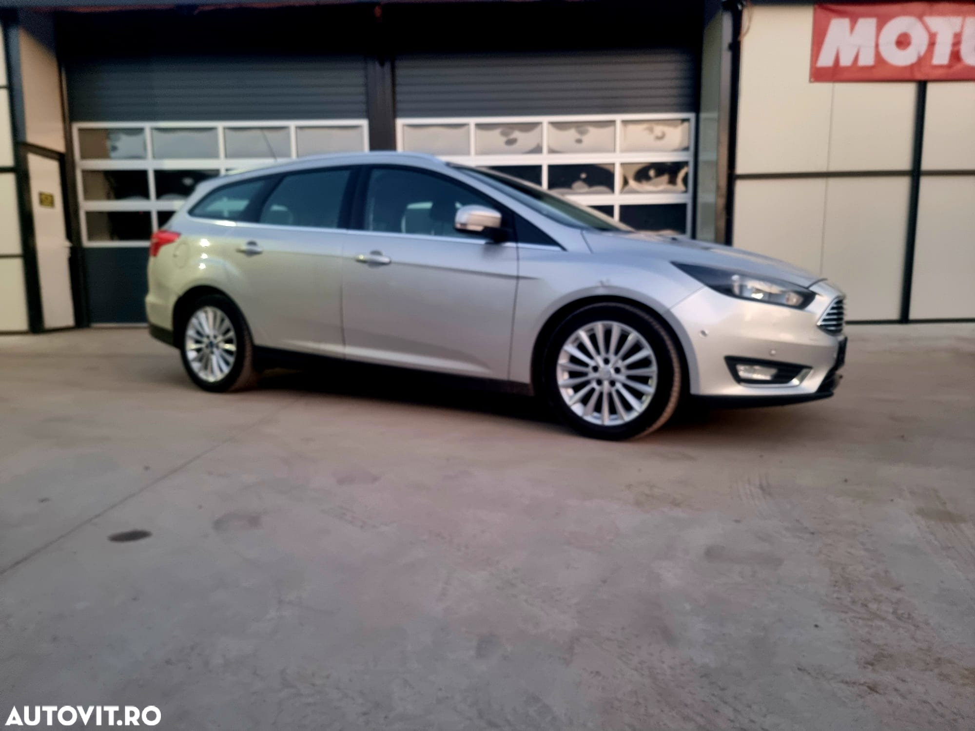 Ford Focus 1.5 EcoBlue Start-Stopp-System Aut. TITANIUM - 3