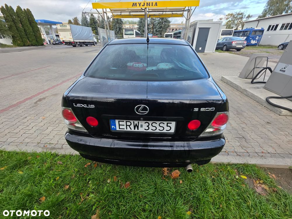 Lexus Is 1999 photo 5