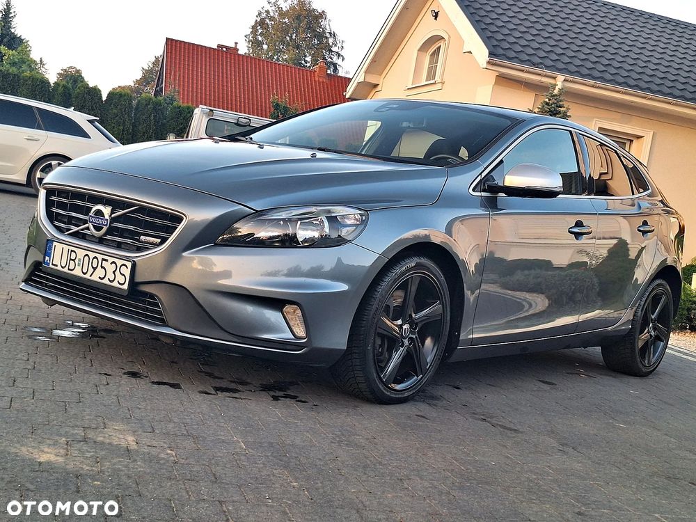 Volvo V40 D4 Momentum - 2
