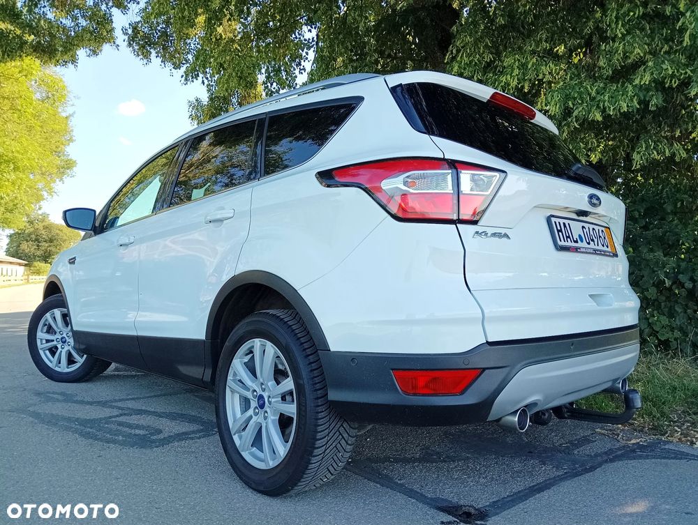 Ford Kuga 2.0 TDCi 2x4 Titanium - 4