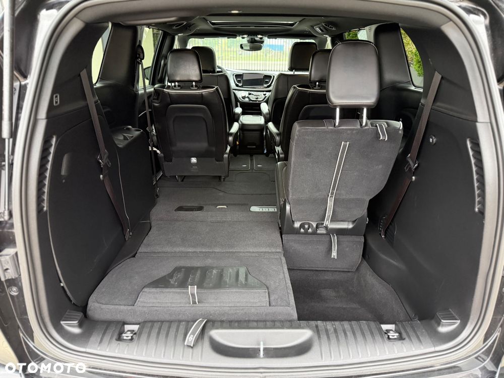 Chrysler Pacifica - 31
