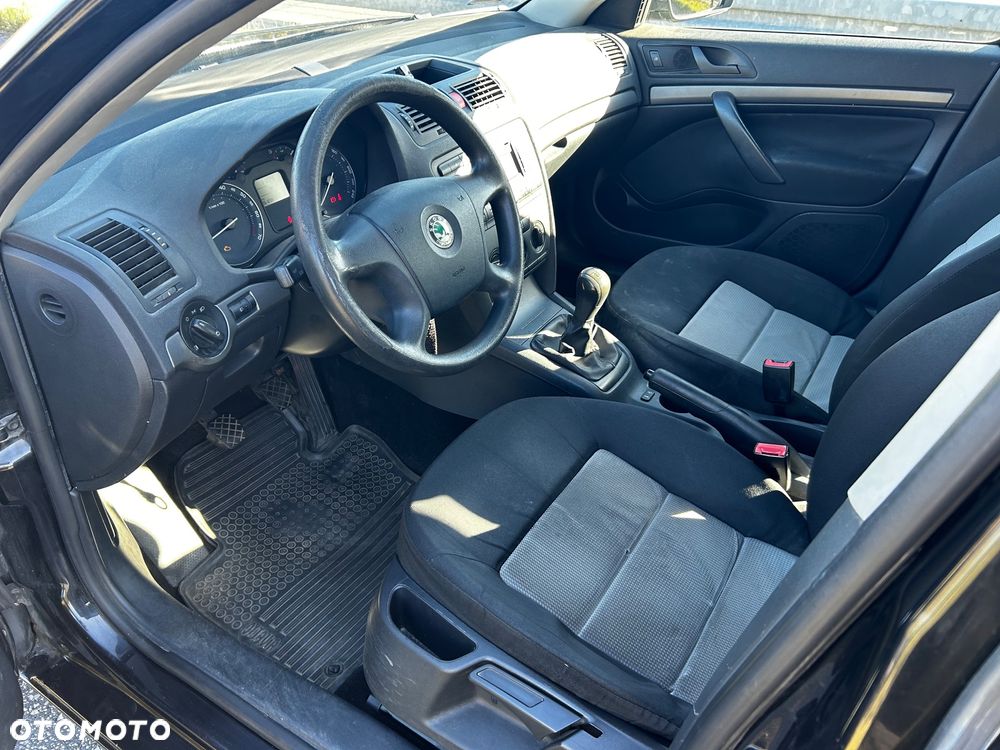 Skoda Octavia 1.6 Ambiente - 7