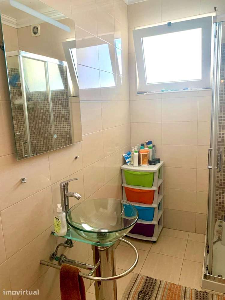 Quarto - localizado em Bairro do Sol Coimbra - Grande imagem: 5/11