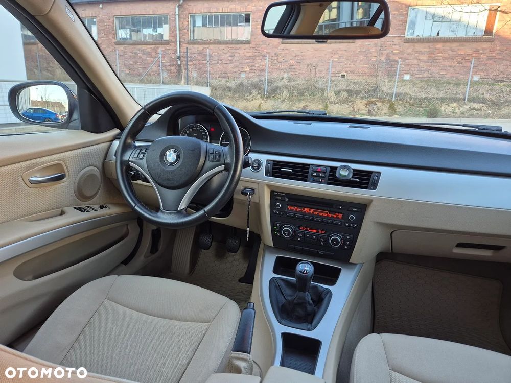 BMW Seria 3 320d - 17