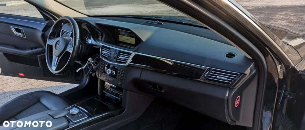 Mercedes-Benz Klasa E 250 CDI DPF BlueEFFICIENCY 7G-TRONIC Elegance - 33