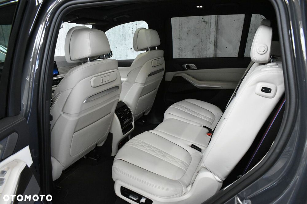 BMW X7 - 28