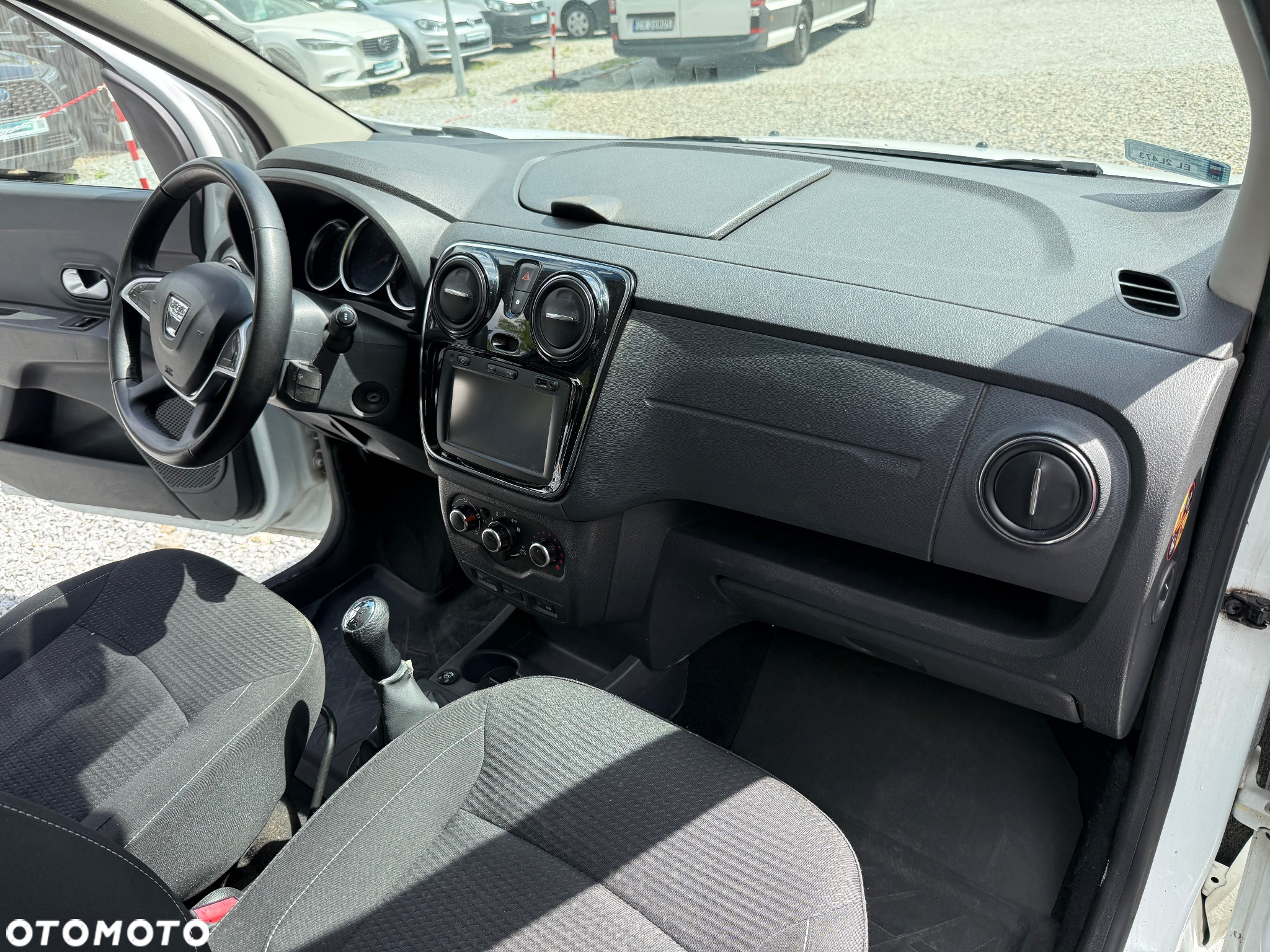 Dacia Lodgy 1.6 SCe Laureate S&S - 10