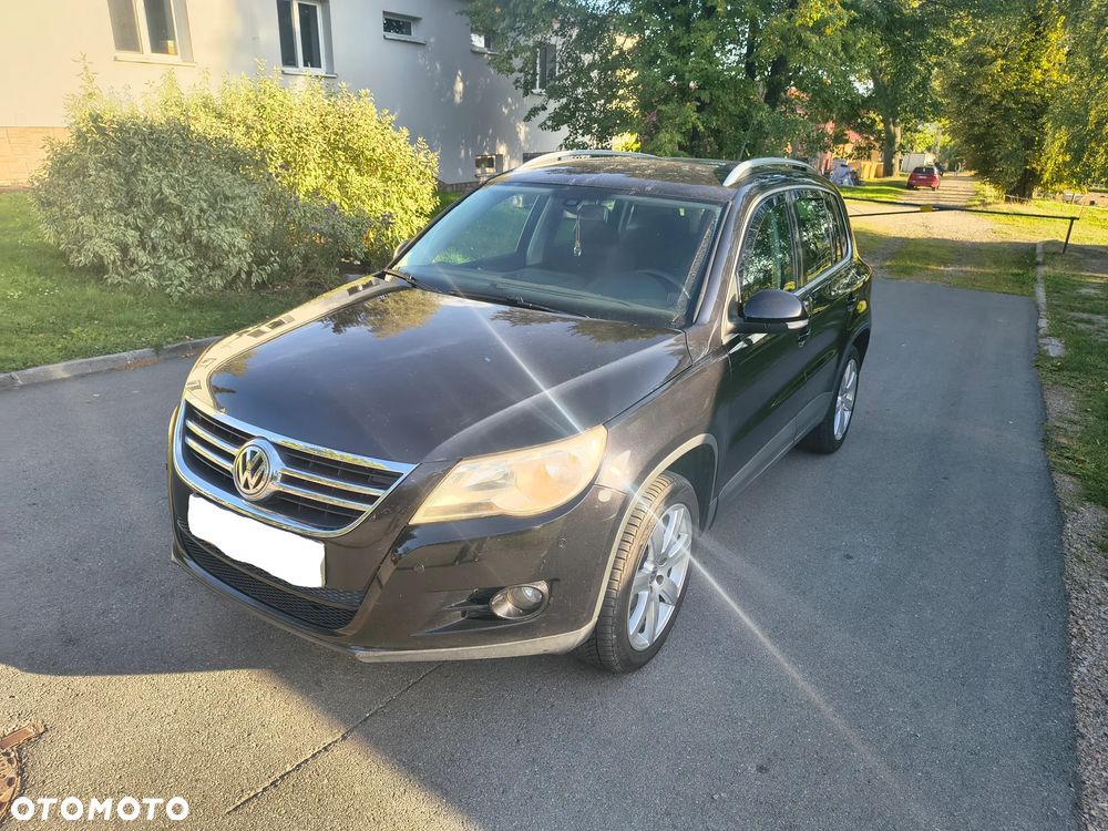 Volkswagen Tiguan - 1