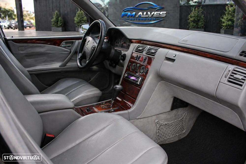 Mercedes-Benz E 220 - 16