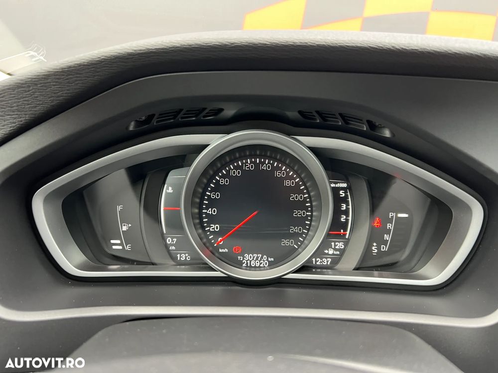 Volvo V40 D2 Geartronic RDesign - 14