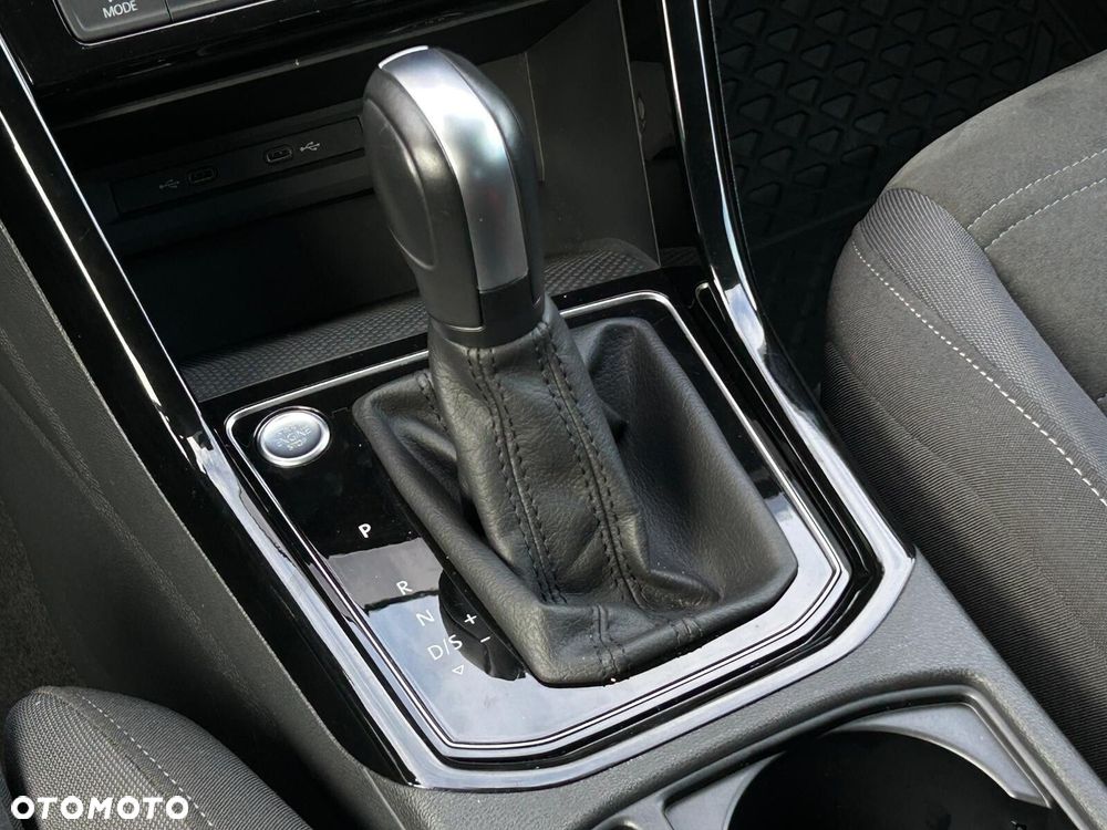 Volkswagen Touran 1.5 TSI EVO Highline DSG - 25