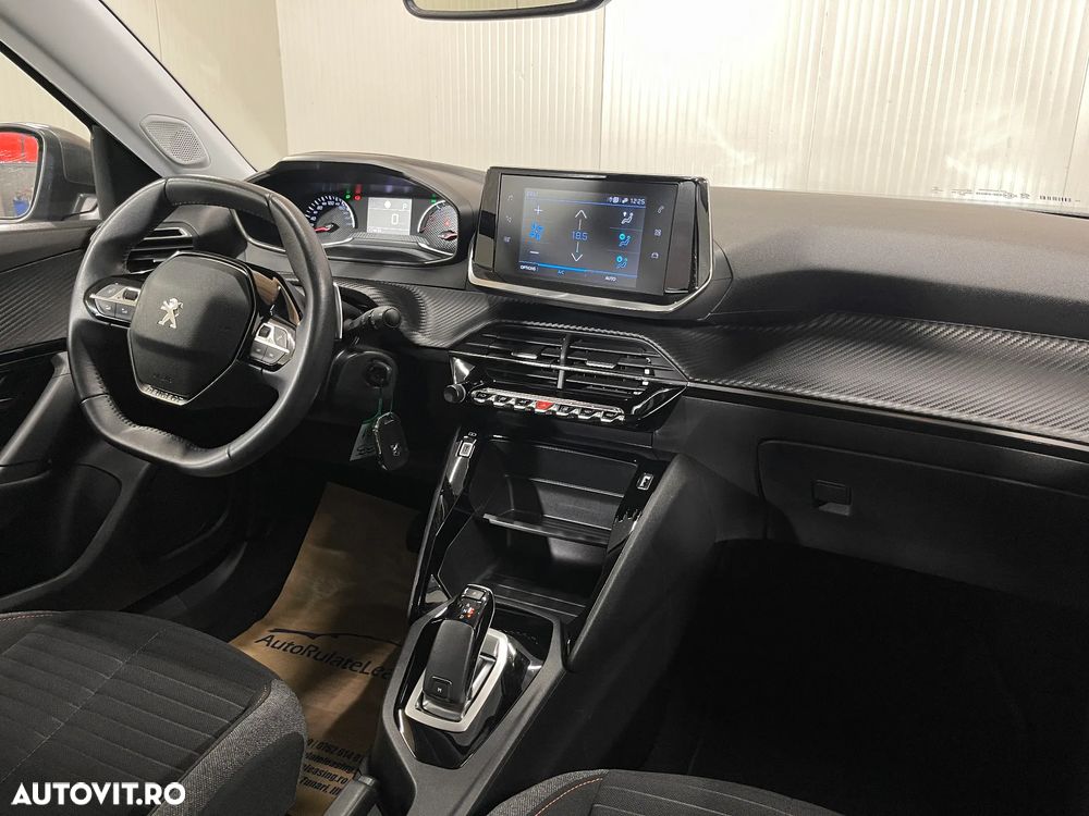 Peugeot 2008 PureTech 130 EAT8 Active - 9