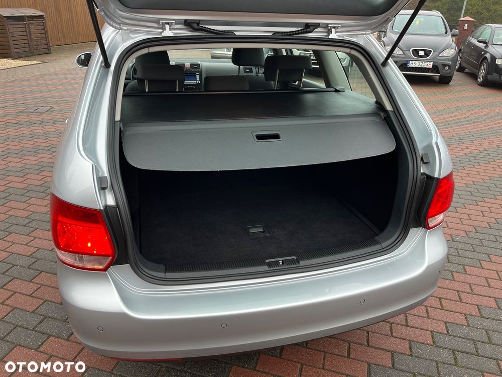 Volkswagen Golf 1.9 TDI DPF Trendline BlueMotion - 26