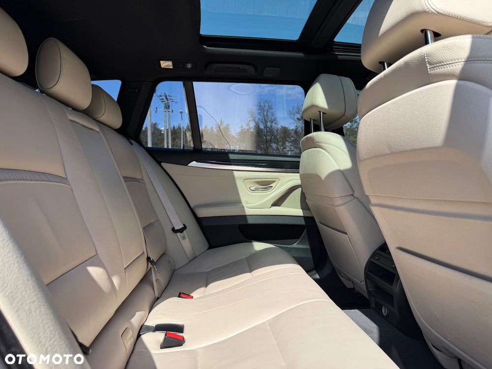 BMW Seria 5 530d xDrive Sport-Aut Luxury Line - 23