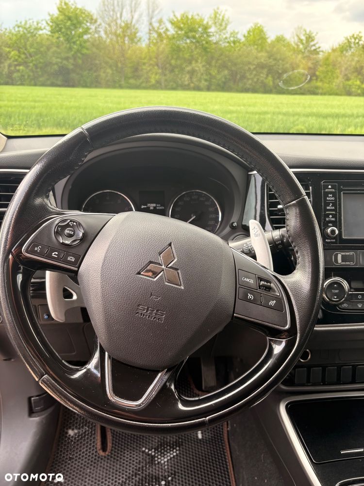 Mitsubishi Outlander 2.0 Intense + 4WD CVT - 10