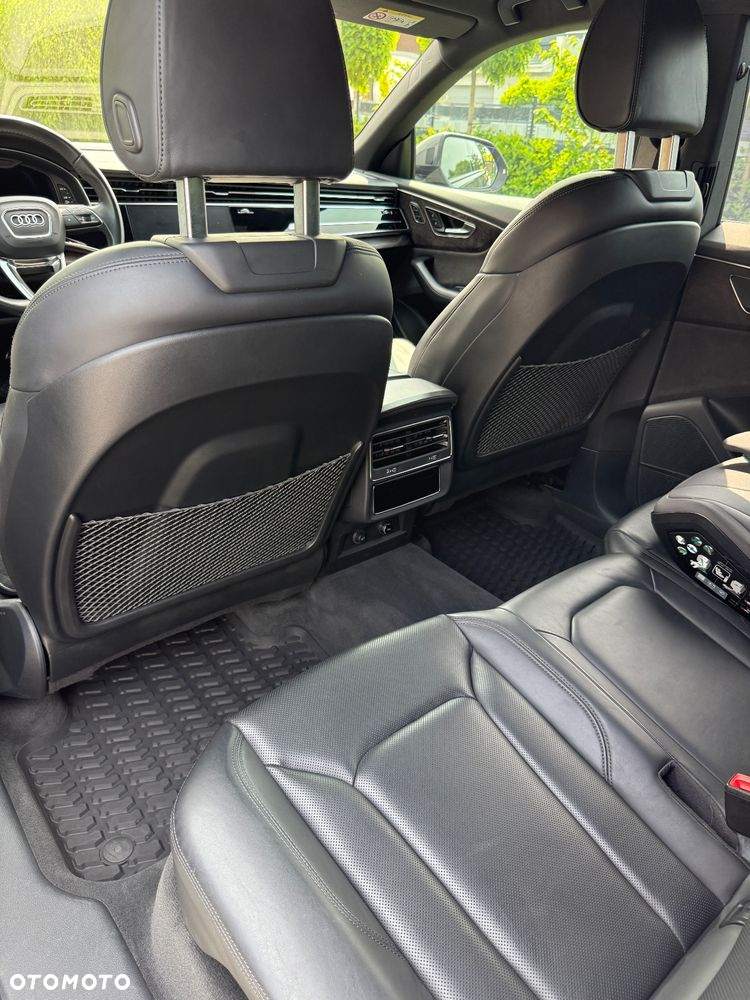 Audi Q8 - 8