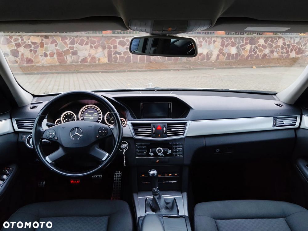 Mercedes-Benz Klasa E 200 CDI BlueEff - 13