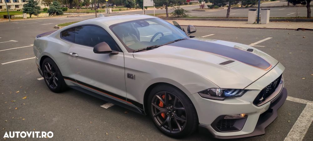 Ford Mustang - 4