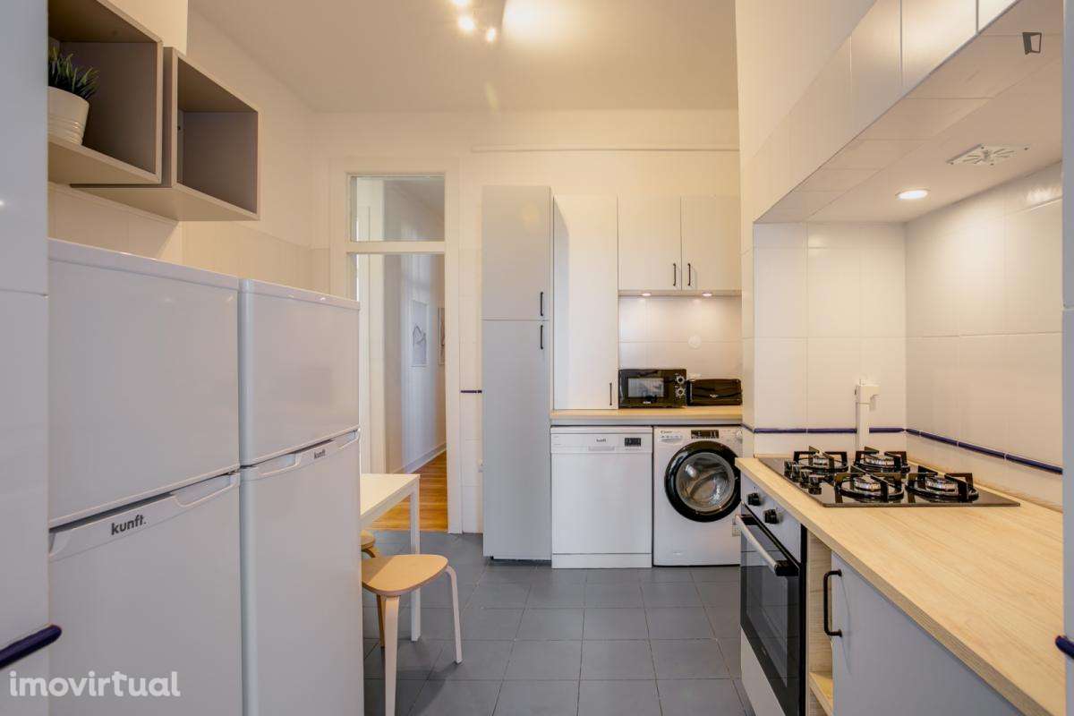 Quarto - localizado em Santos Lisbon - Grande imagem: 5/20