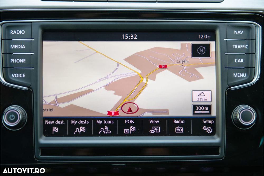 Volkswagen Passat 2.0 TDI DSG Highline - 17