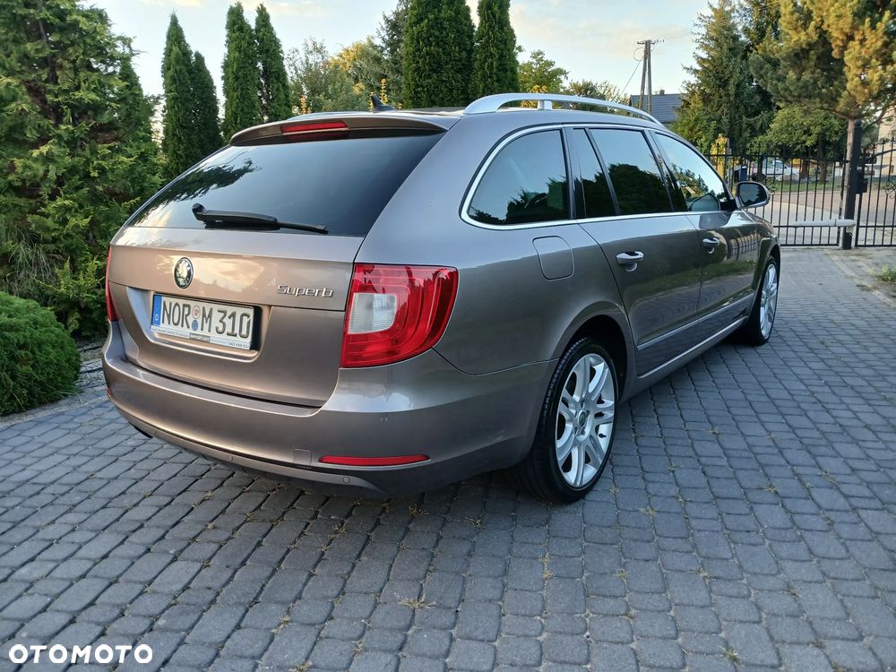 Skoda Superb 2.0 TDI Elegance DSG - 13