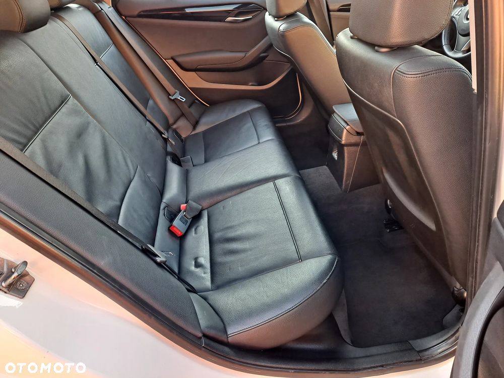 BMW X1 sDrive18i Sport Line - 10