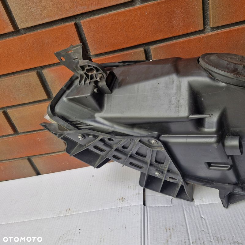 LAMPA PRAWA PRZÓD CITROEN C4 PICASSO - 6