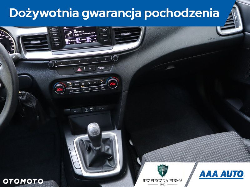 Kia Ceed - 9