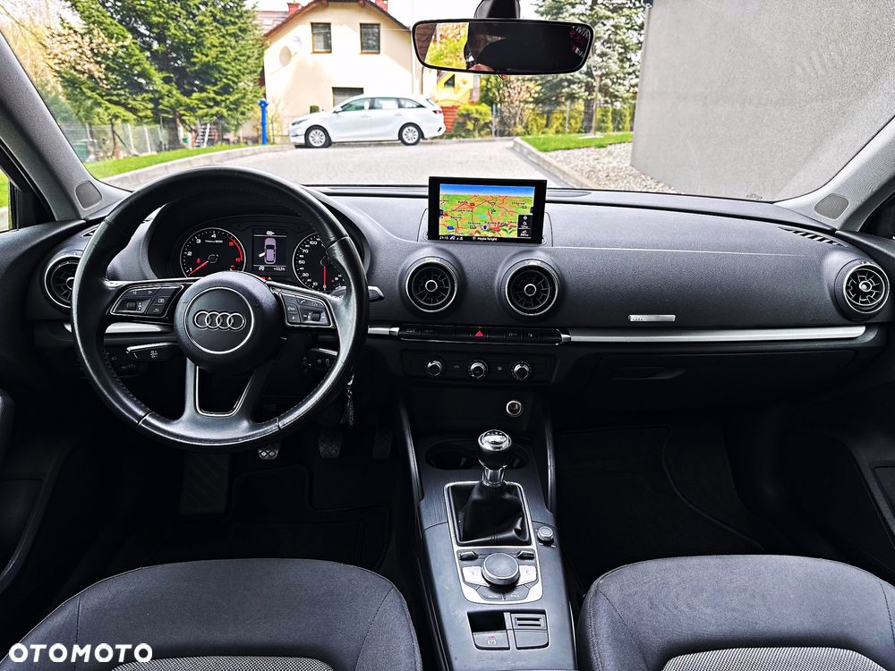 Audi A3 Sportback 1.6 TDI design - 31