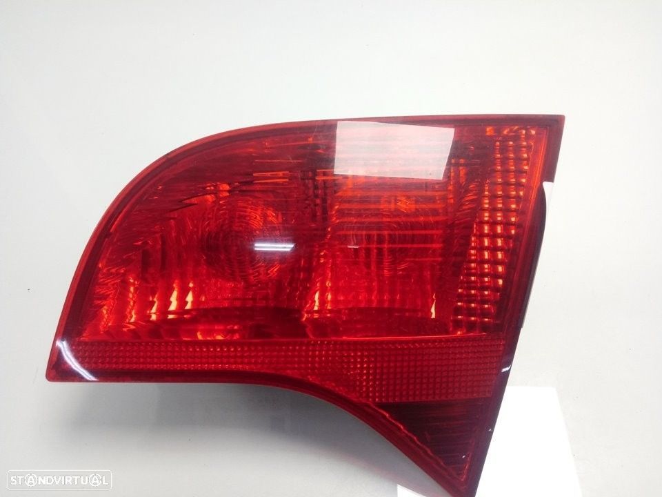 FAROLIM TRASEIRO DIREITO DE PORTA TRASEIRA AUDI A4 AVANT 2003 -8E9945094 - 1