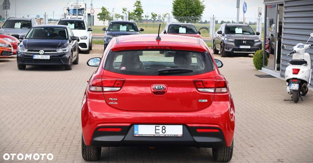 Kia Rio - 7