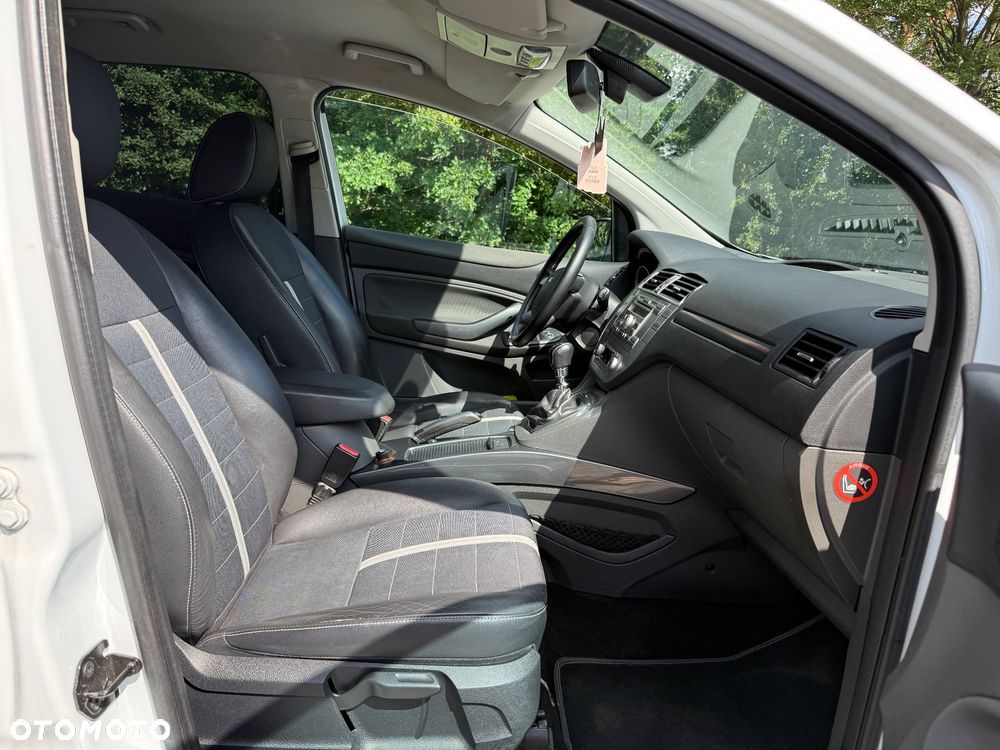 Ford Kuga 2.0 TDCi 2x4 Titanium - 12