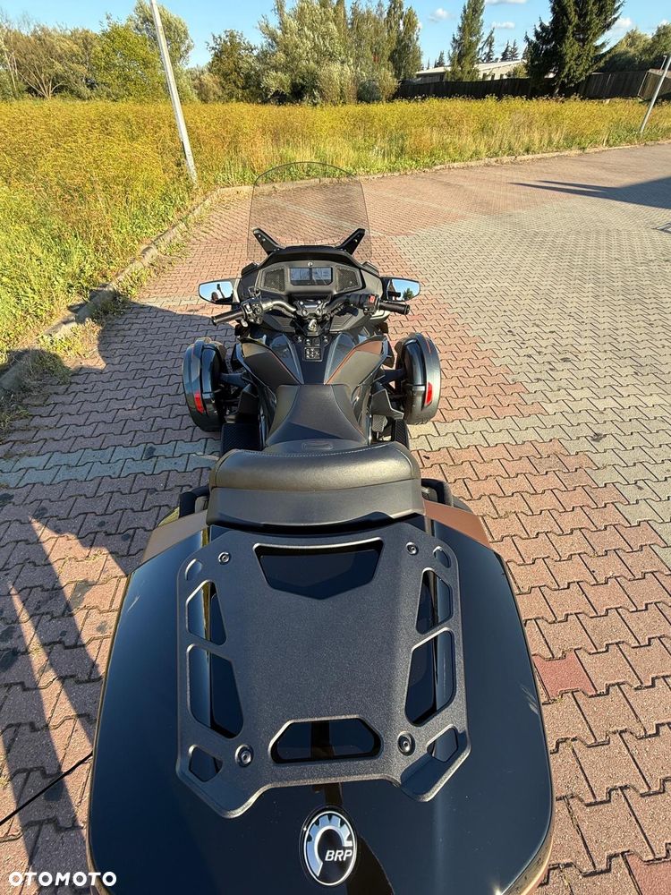 Can-Am Spyder - 15